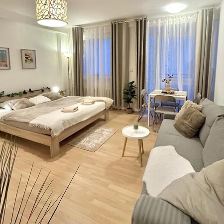 Apartment Simona - Old Town براتسيلافا المظهر الخارجي الصورة