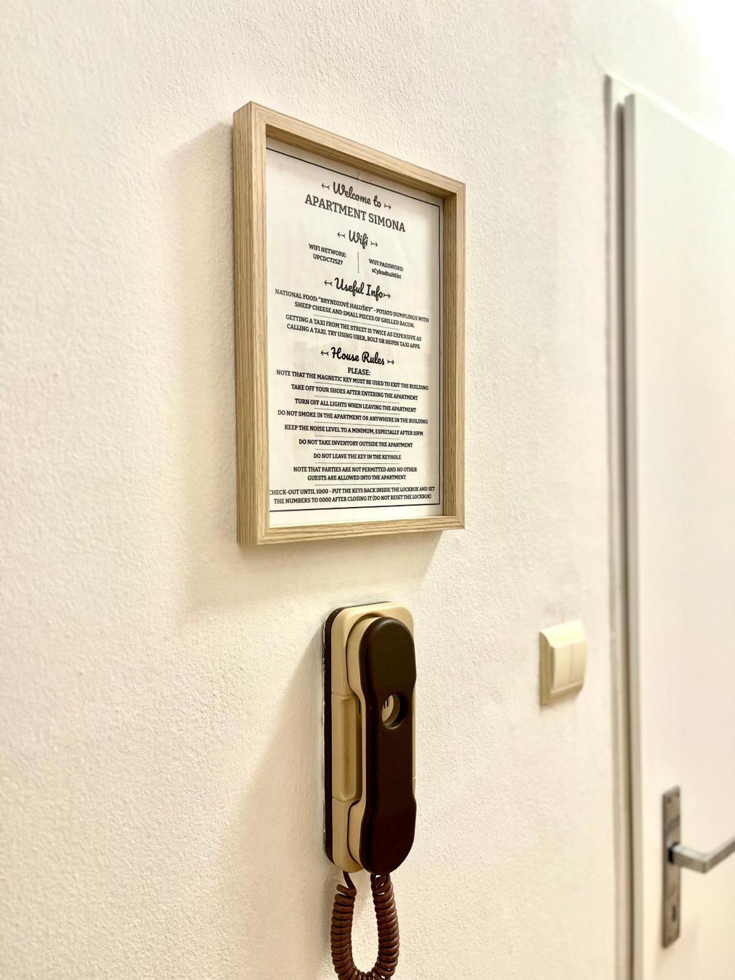 Apartment Simona - Old Town براتسيلافا المظهر الخارجي الصورة